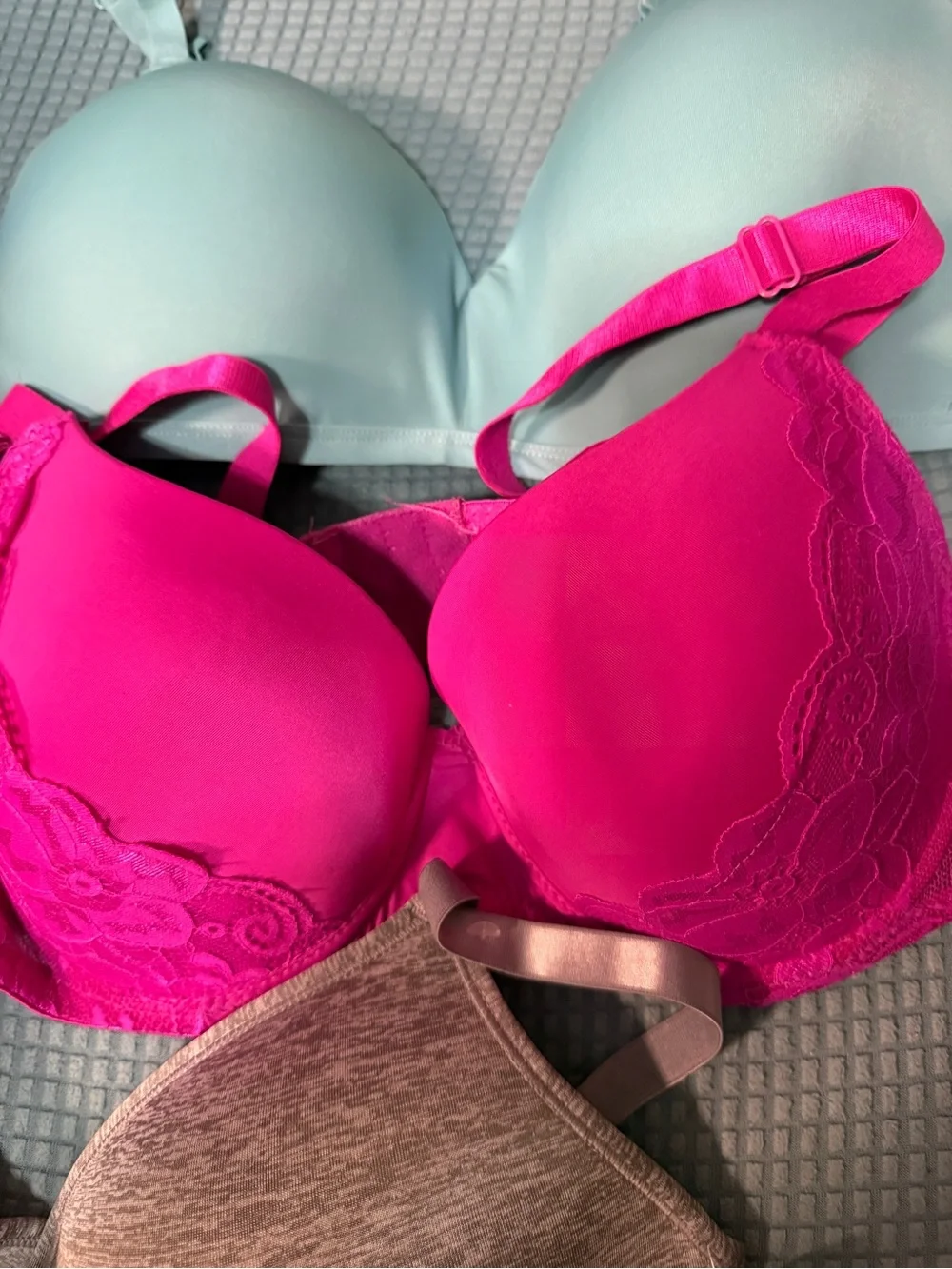 Women’s bundle sz 36 dd Bra - Pink underwire ,wireless Gray and blue - Picture 4 of 6